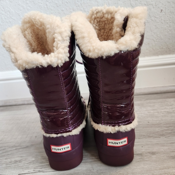 Hunter Snow Purple /  Burgundy Glossy Boots with Fur Lining size 6 - Picture 3 of 11